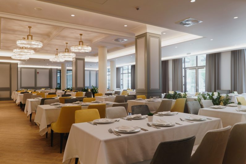 Astor Garden Azzaro Restaurant