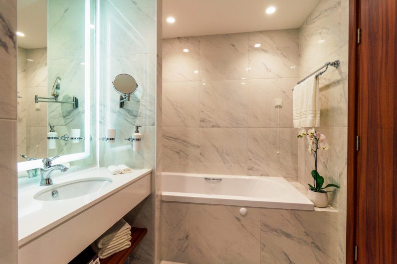 Astor Garden Bathroom