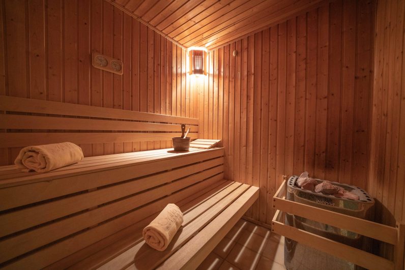 19-06 Bolero 16 sauna