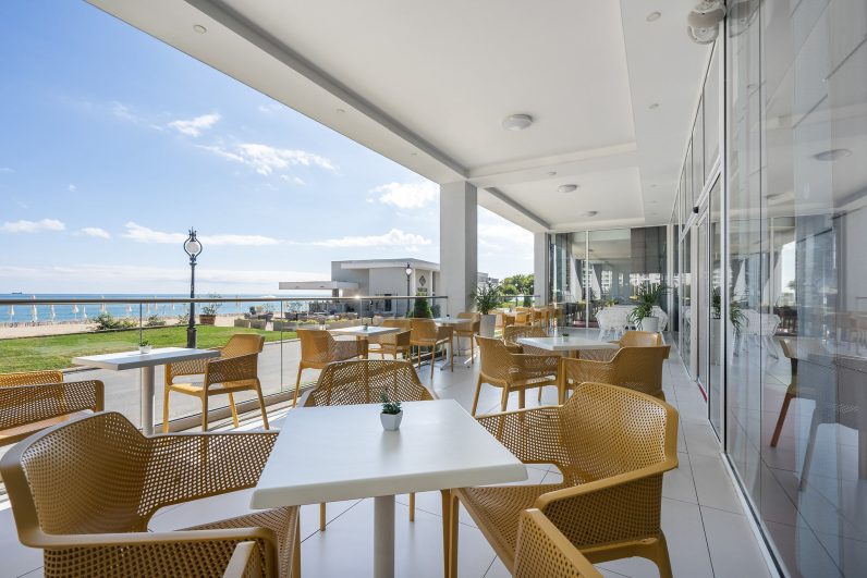 19-06 Encanto 2 lobby-terrace