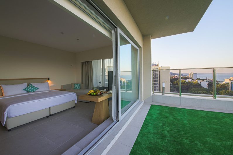 Poseidon Presidential Suite