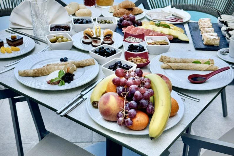 Poseidon breakfast