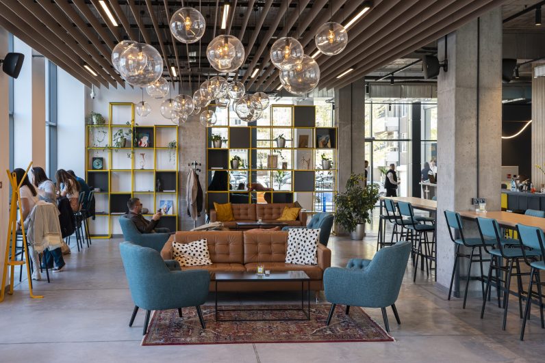 Lobby Bar 2