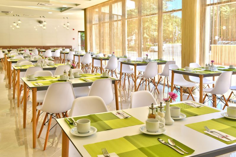 4 Mainrestaurant_breakfast_lunch