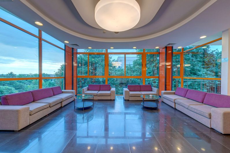 17-lobby-bar