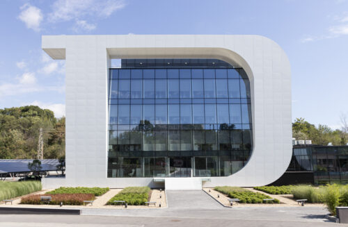 Weltrekord: Dentaprime ist offiziell größtes Gebäude in Form eines Buchstabens