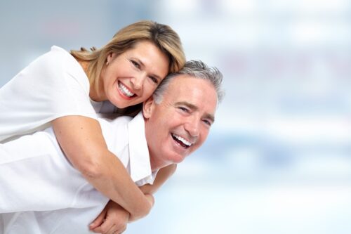 Zahnimplantate für mehr Lebensqualität: neue Zähne, neues Glück
